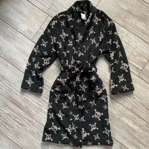GREAT CONDITION BOYS JOE BOXER ROBE.